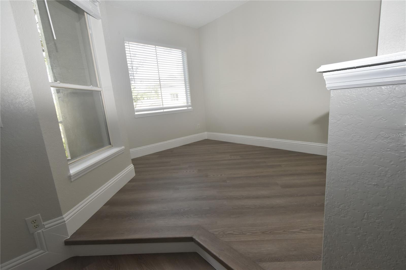 Image 6 of 20 For 609 Island Place Way 609