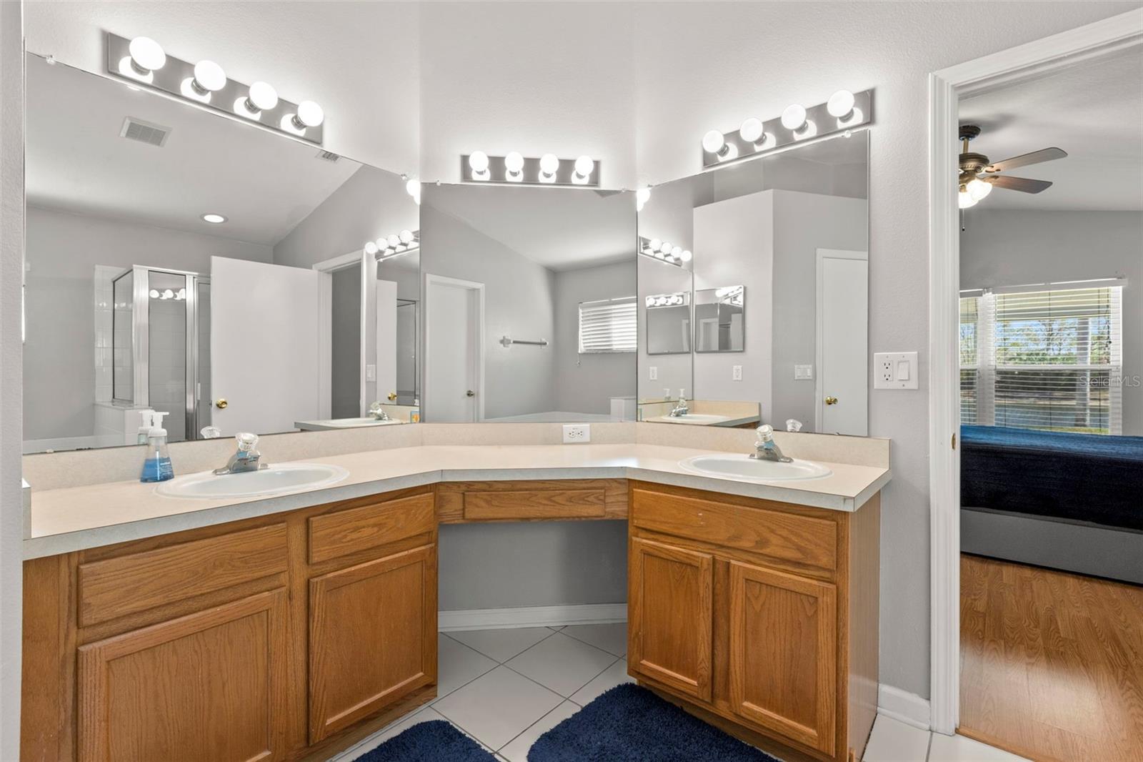 Image 18 of 35 For 1030 Summer Breeze Drive