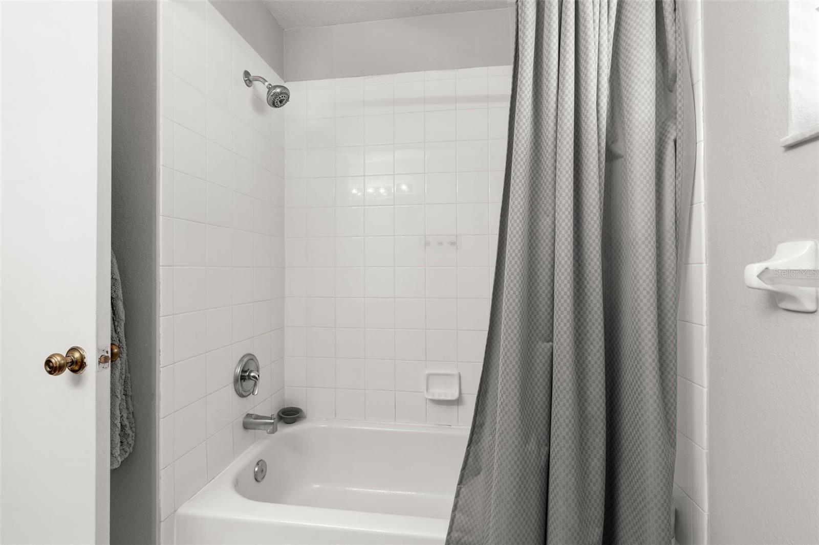 Image 22 of 35 For 1030 Summer Breeze Drive