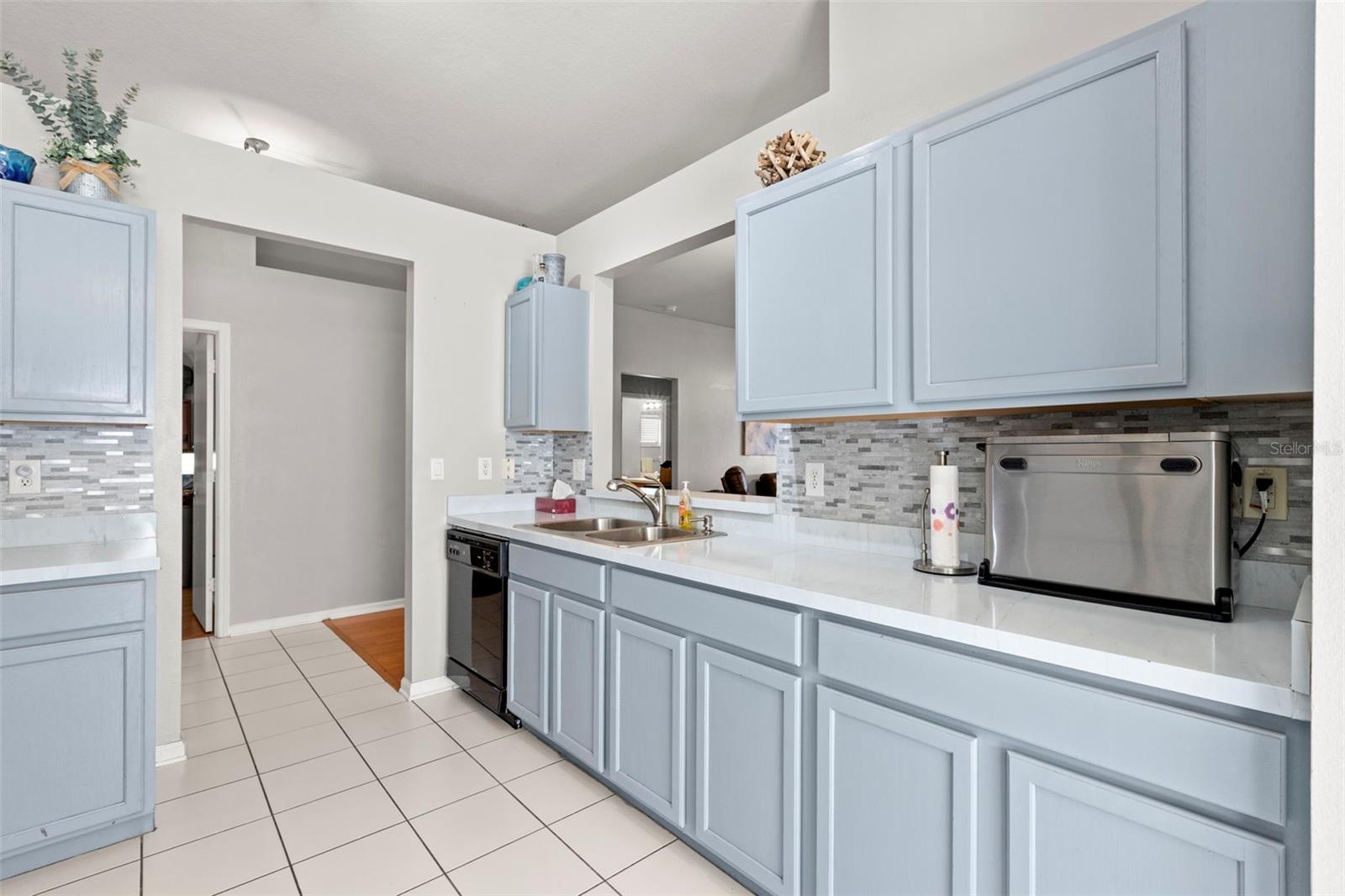 Image 9 of 35 For 1030 Summer Breeze Drive