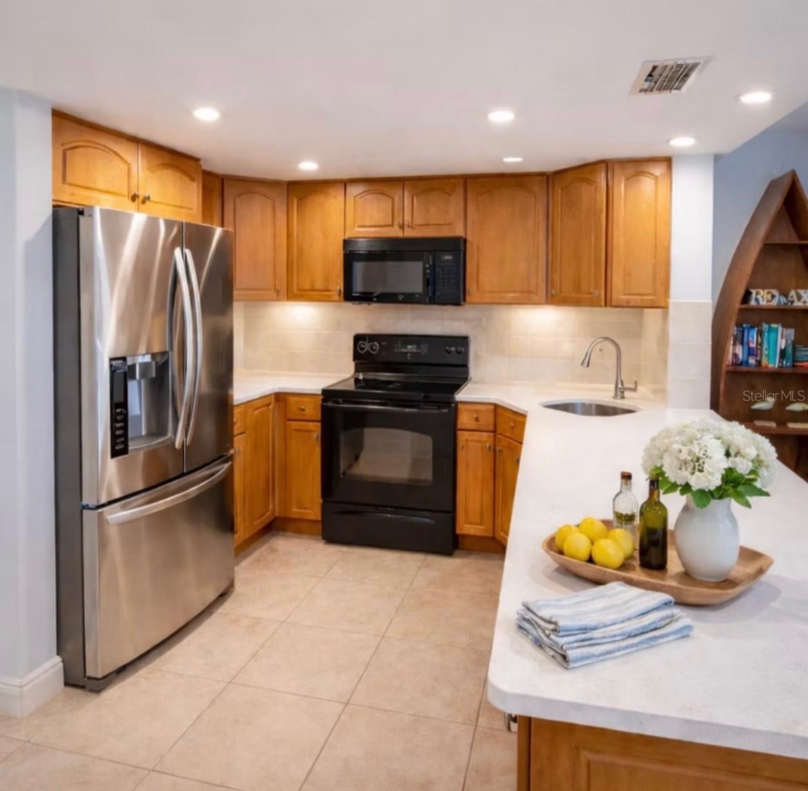 Image 2 of 12 For 950 Broadway  107