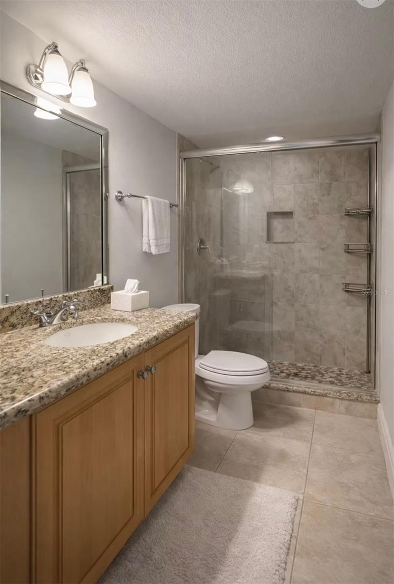 Image 7 of 12 For 950 Broadway  107