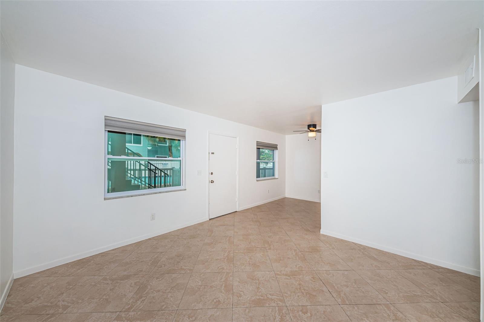 Listing photo id 15 for 2308 1st Street 4