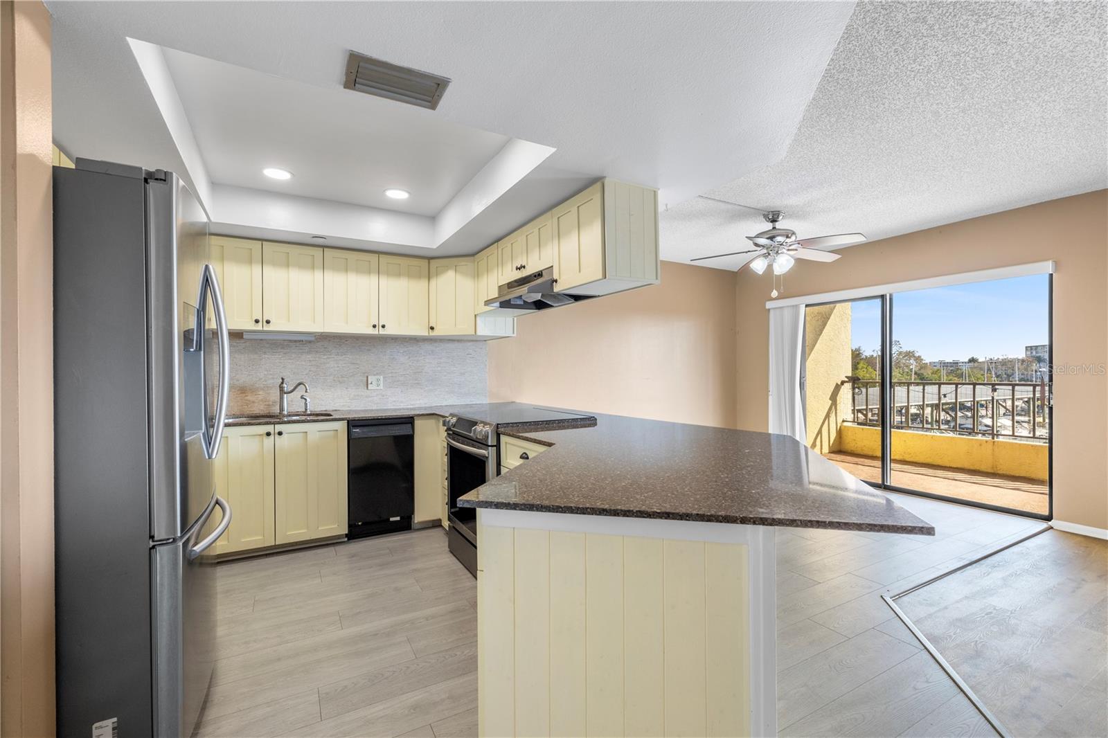 Image 10 of 61 For 1750 Harbor Place S 202