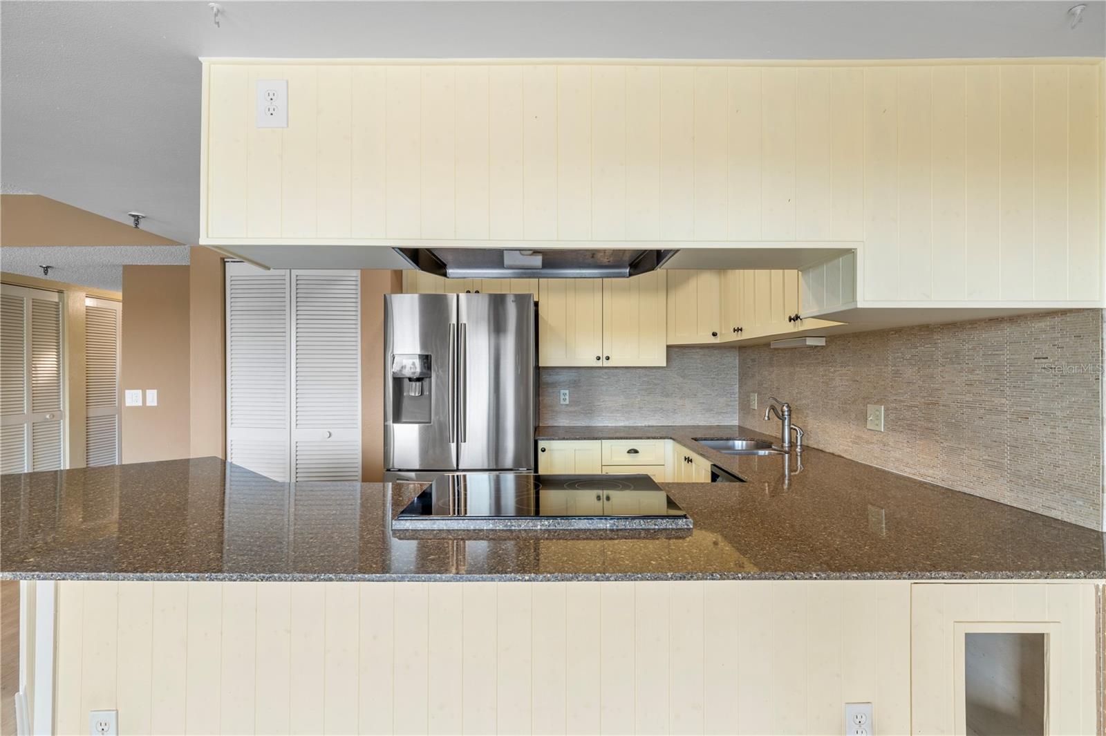 Image 14 of 61 For 1750 Harbor Place S 202