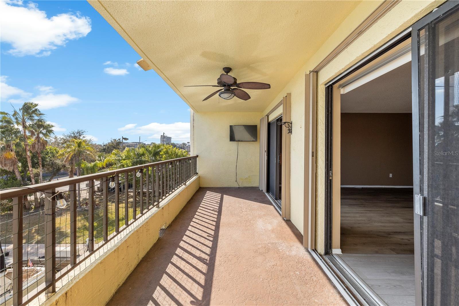 Image 26 of 61 For 1750 Harbor Place S 202