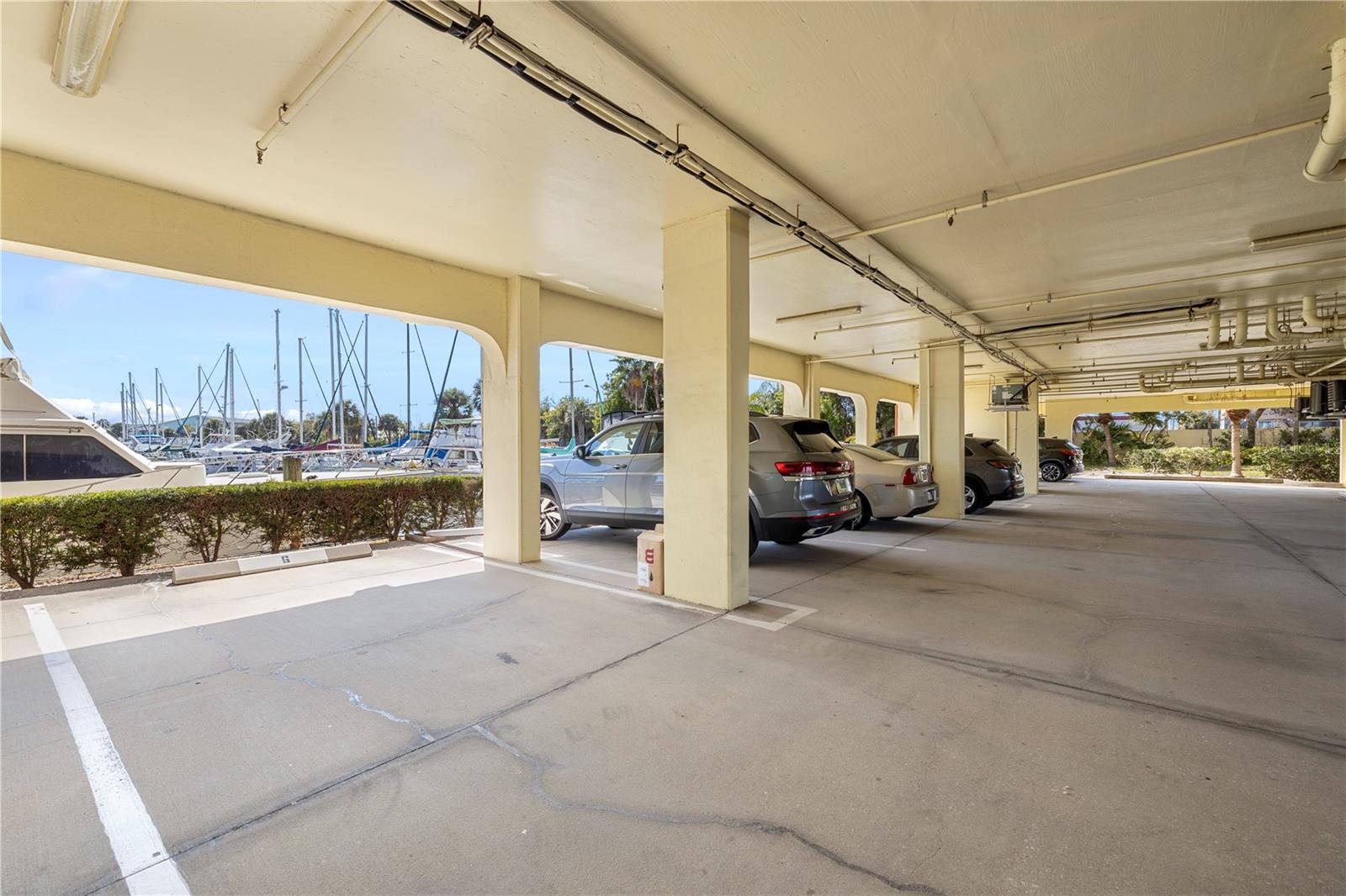 Image 31 of 61 For 1750 Harbor Place S 202