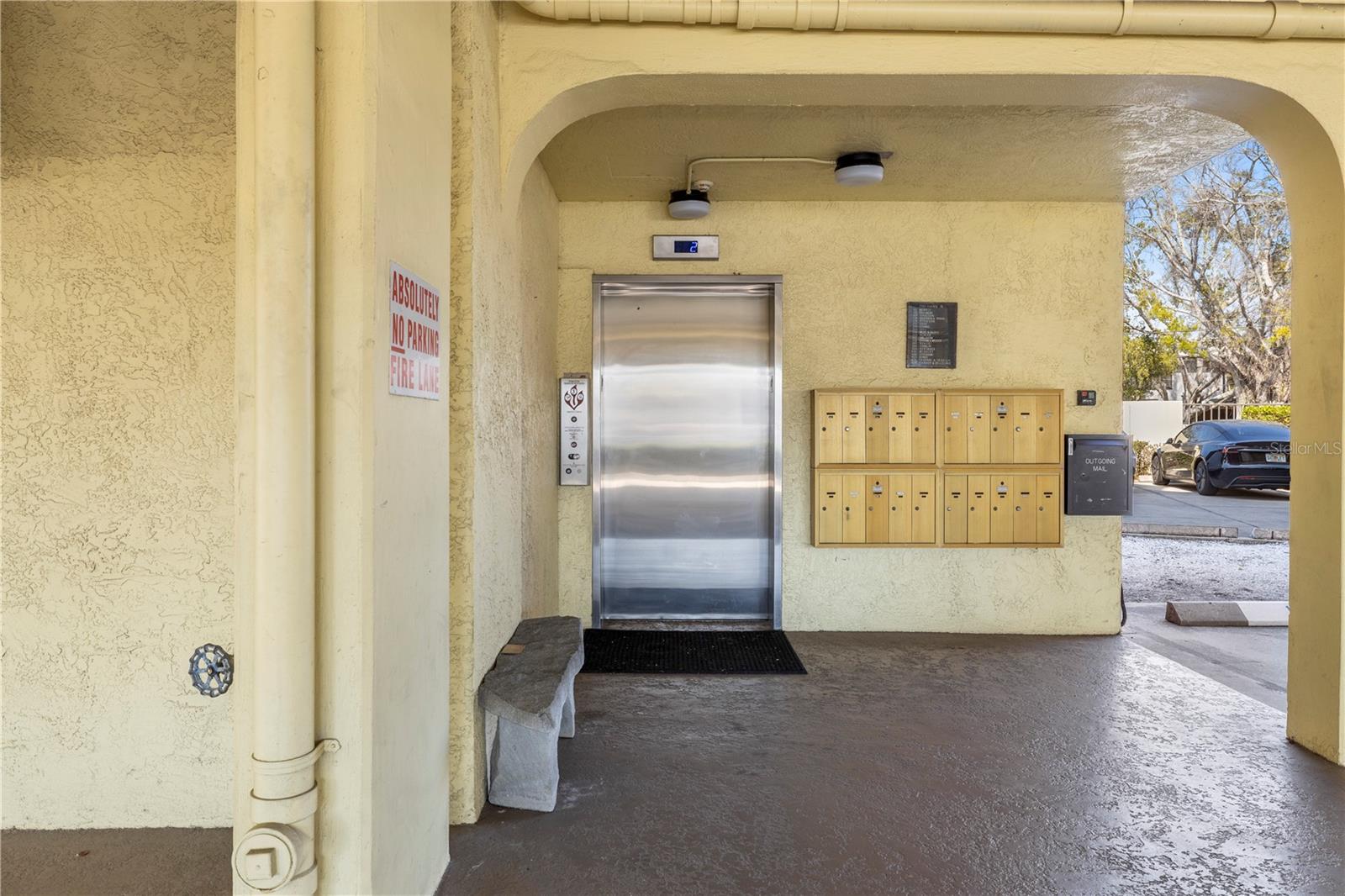 Image 32 of 61 For 1750 Harbor Place S 202