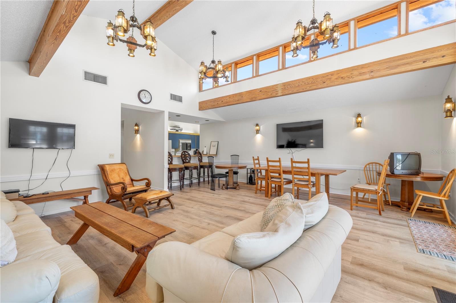 Image 46 of 61 For 1750 Harbor Place S 202