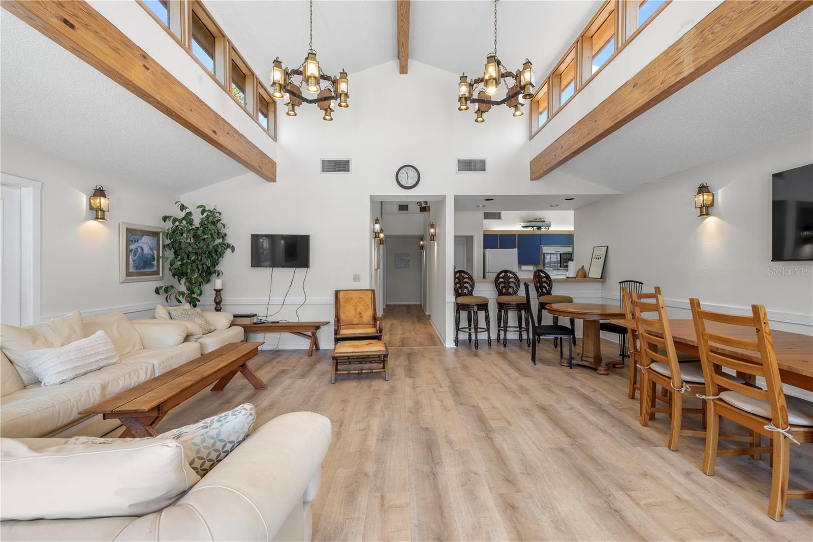 Image 47 of 61 For 1750 Harbor Place S 202