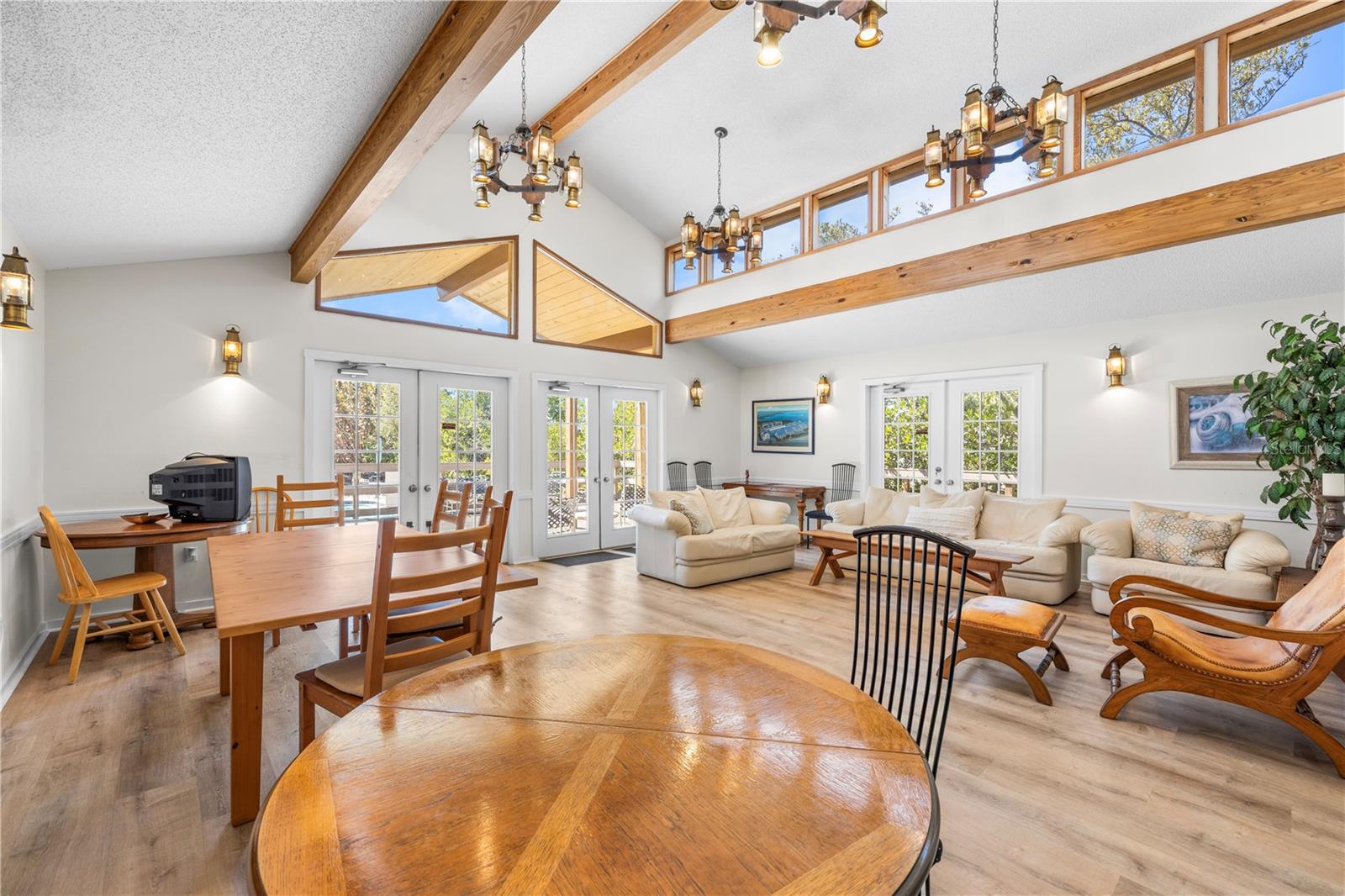 Image 49 of 61 For 1750 Harbor Place S 202