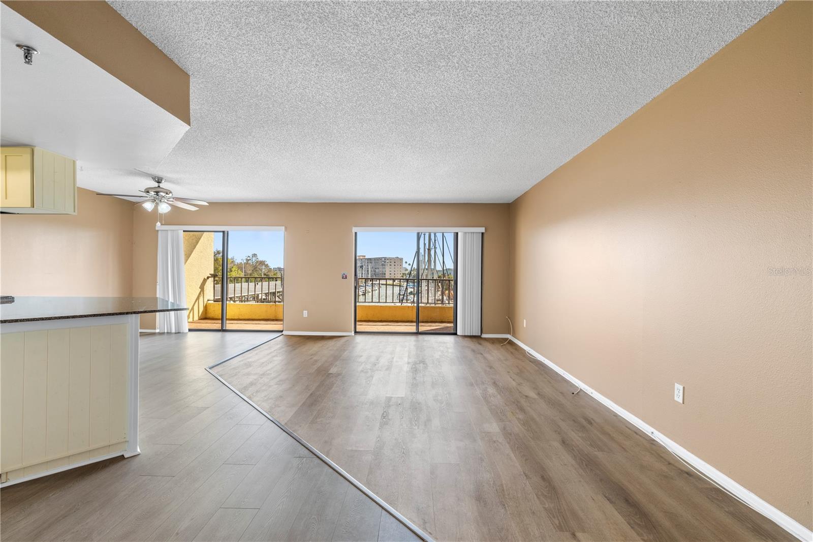 Image 6 of 61 For 1750 Harbor Place S 202