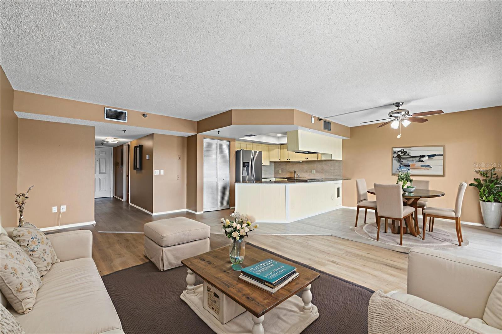 Image 7 of 61 For 1750 Harbor Place S 202