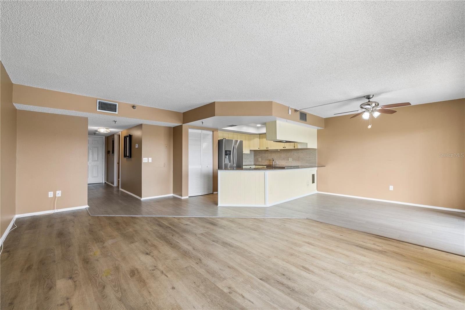 Image 8 of 61 For 1750 Harbor Place S 202