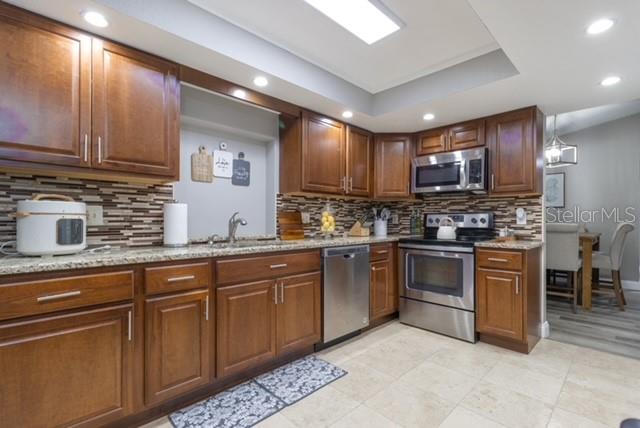 Listing photo id 27 for 9605 129th Avenue