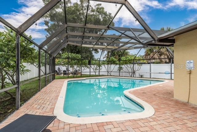 Listing photo id 2 for 9605 129th Avenue