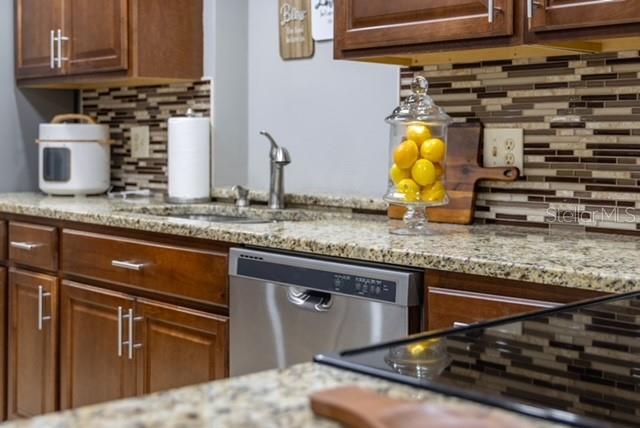 Listing photo id 58 for 9605 129th Avenue