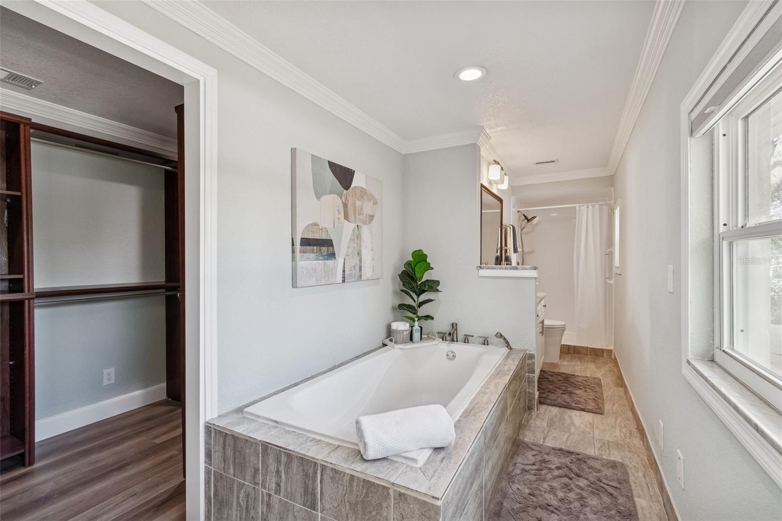 Image 12 of 26 For 8402 Boxwood Drive