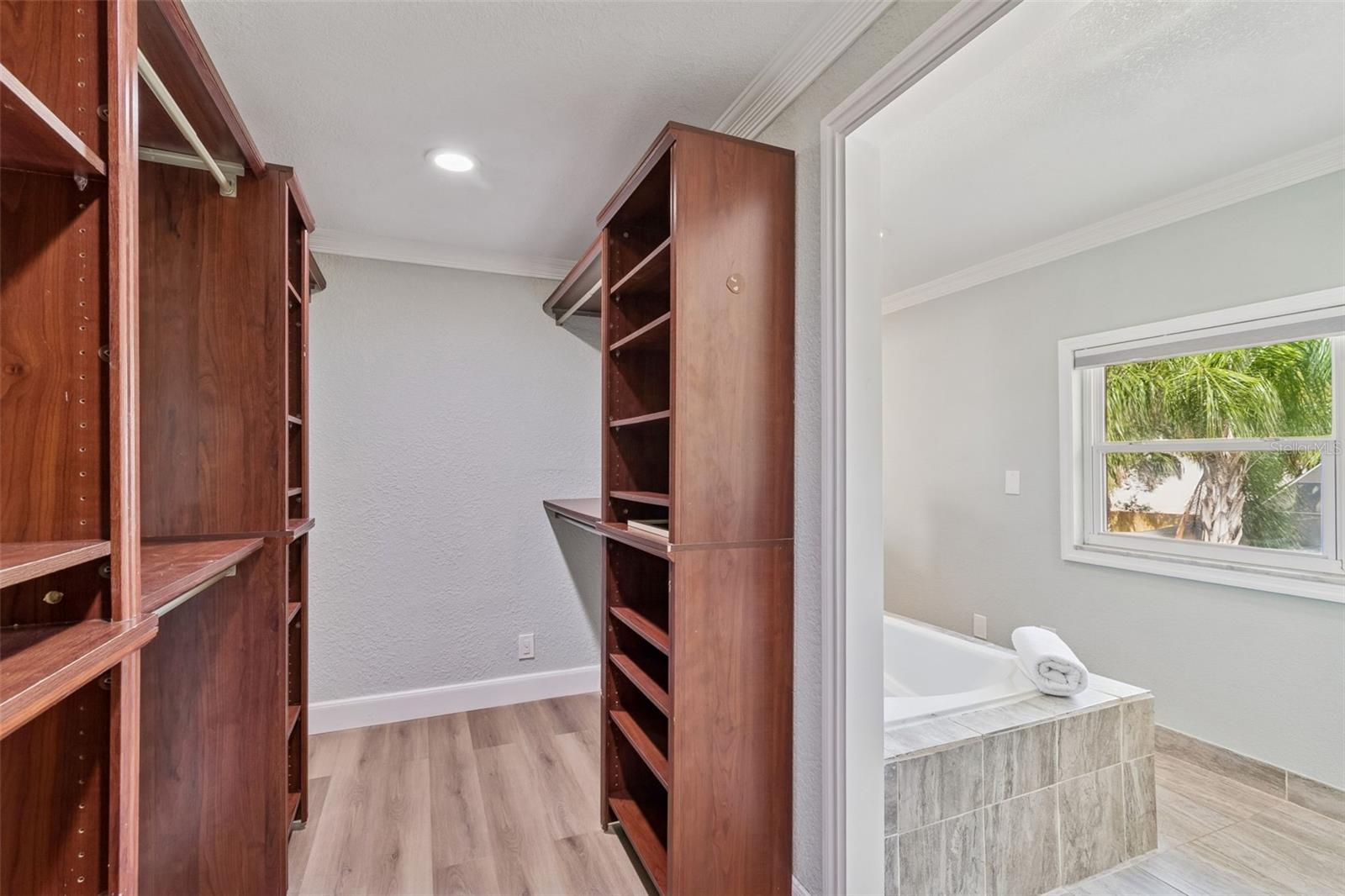 Image 13 of 26 For 8402 Boxwood Drive