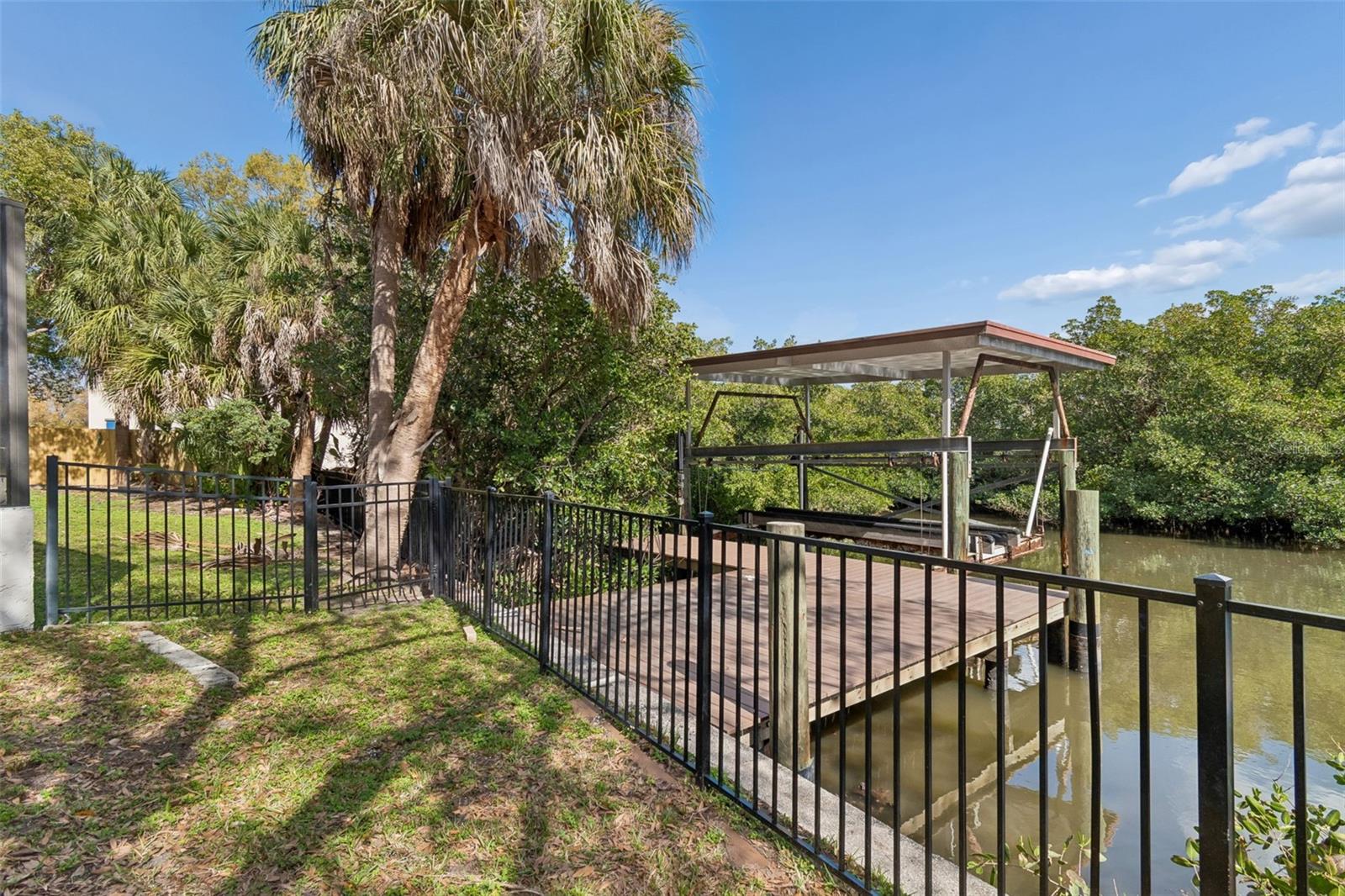 Image 21 of 26 For 8402 Boxwood Drive