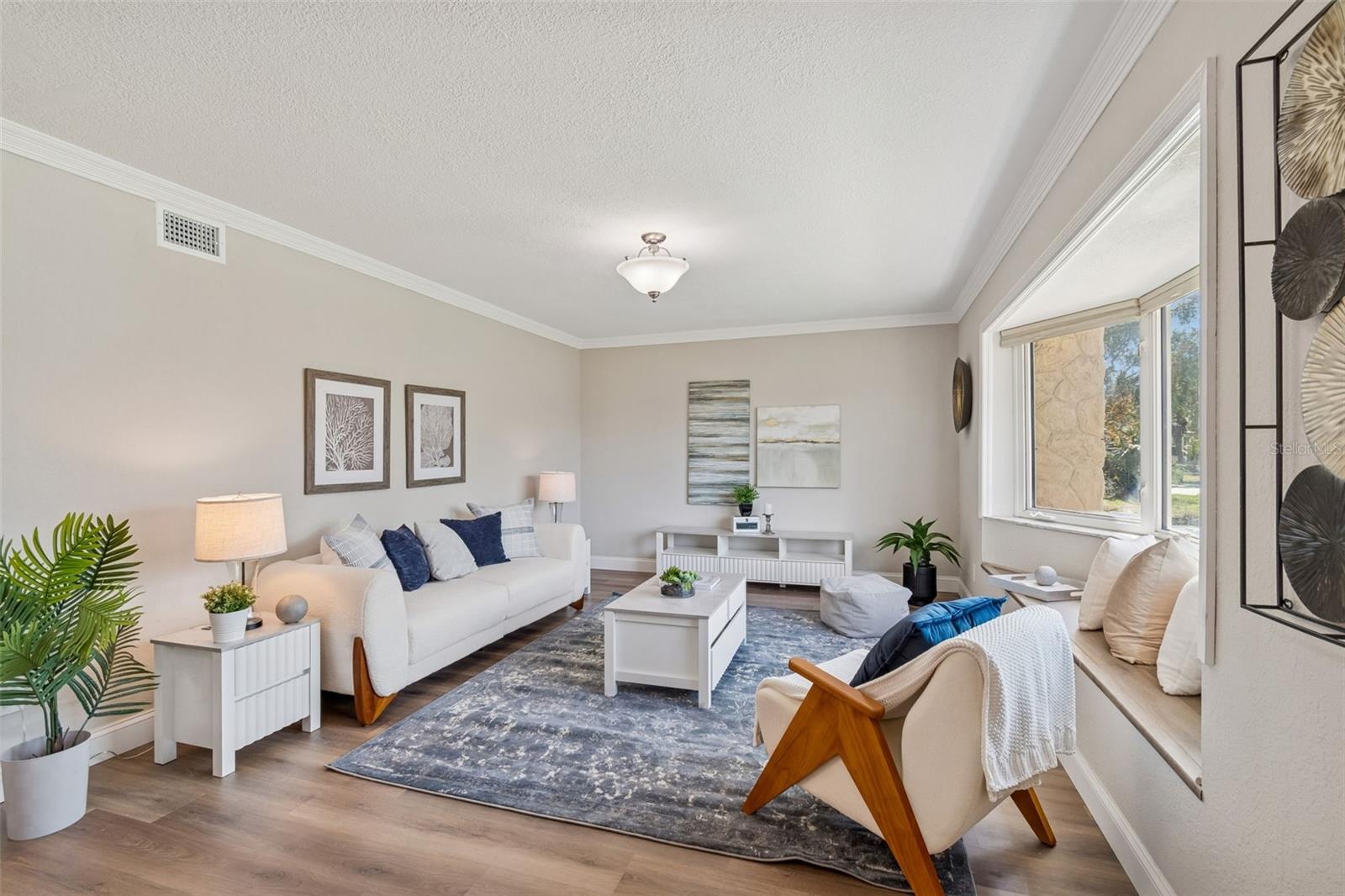 Image 7 of 26 For 8402 Boxwood Drive