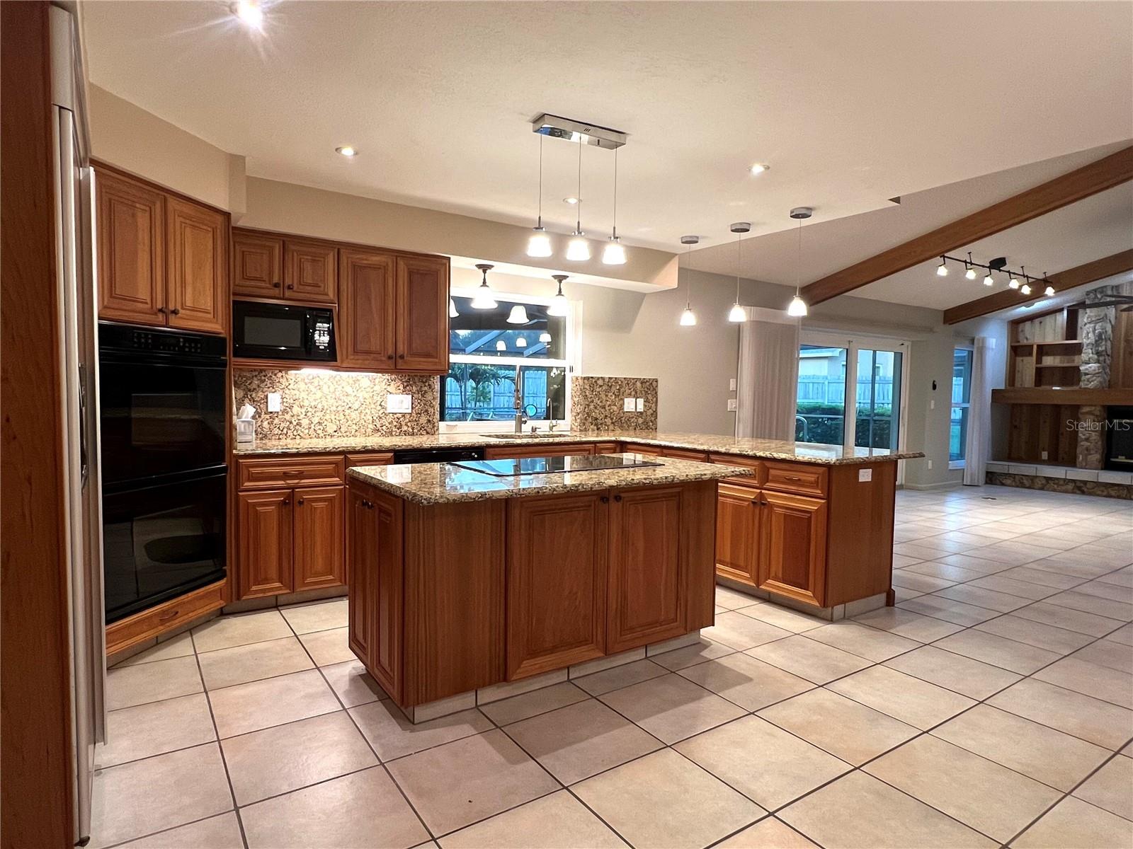 Image 17 of 46 For 2715 Montague Court E