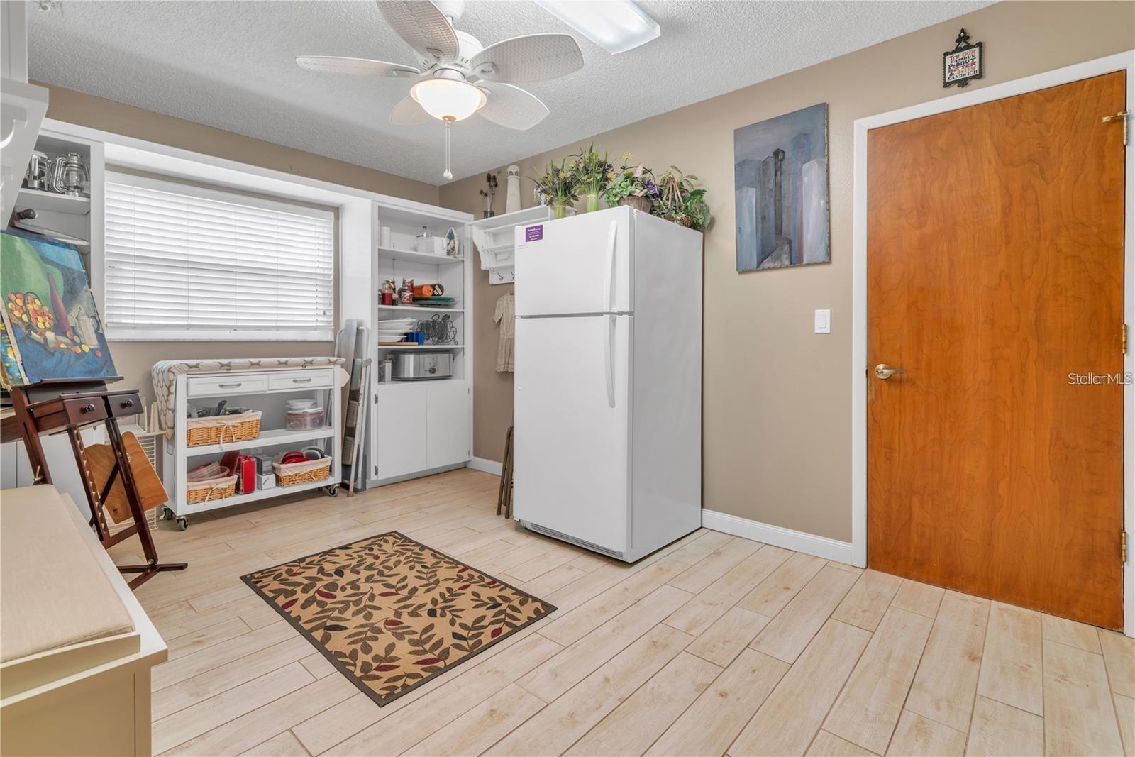 Image 27 of 46 For 2715 Montague Court E