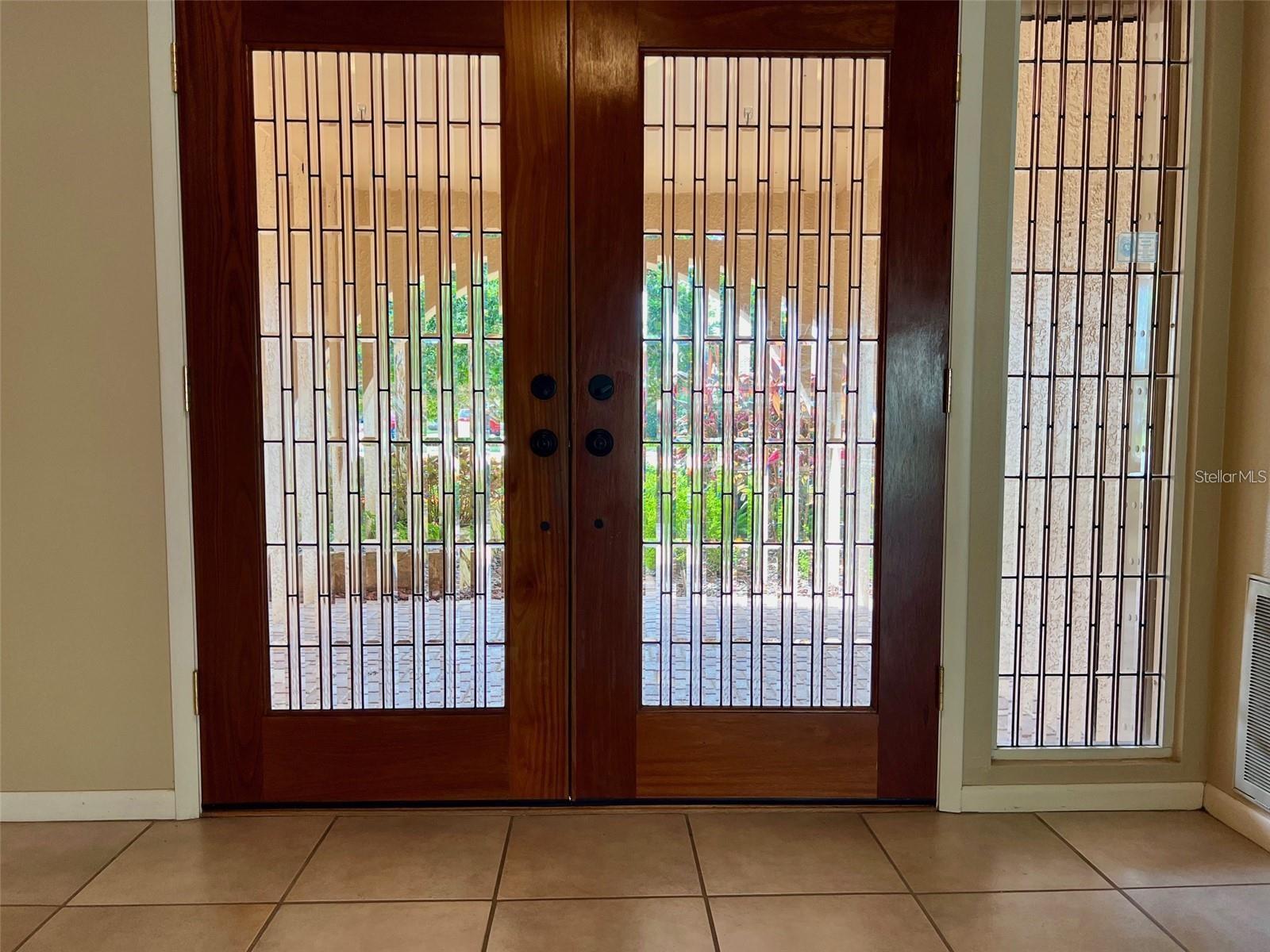 Image 6 of 46 For 2715 Montague Court E