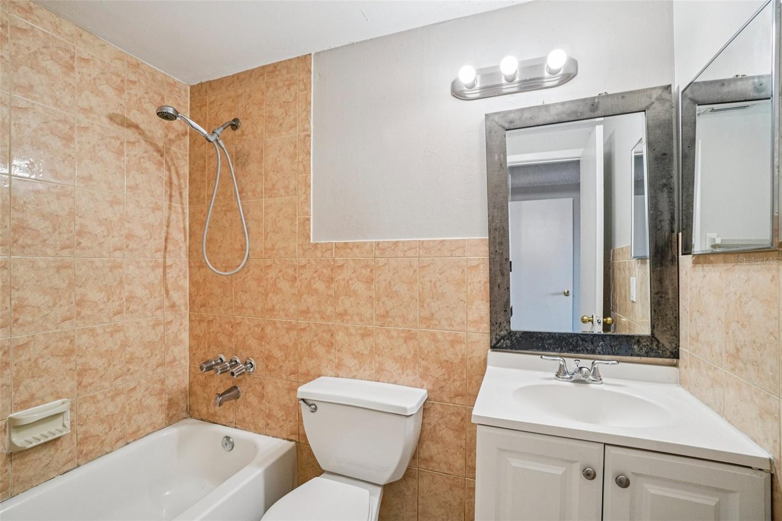 Image 16 of 25 For 6807 White Cliffs Way