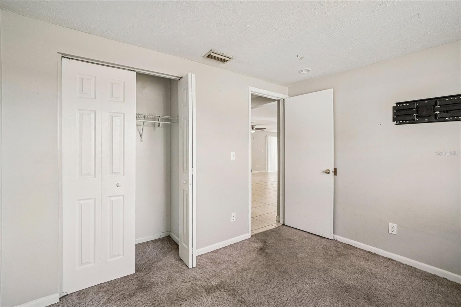 Image 18 of 25 For 6807 White Cliffs Way