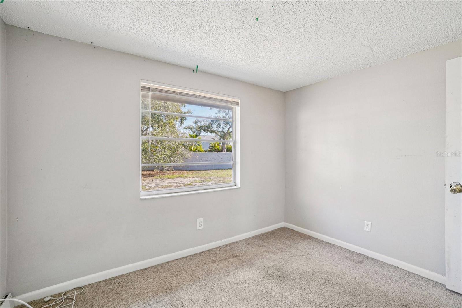 Image 21 of 25 For 6807 White Cliffs Way