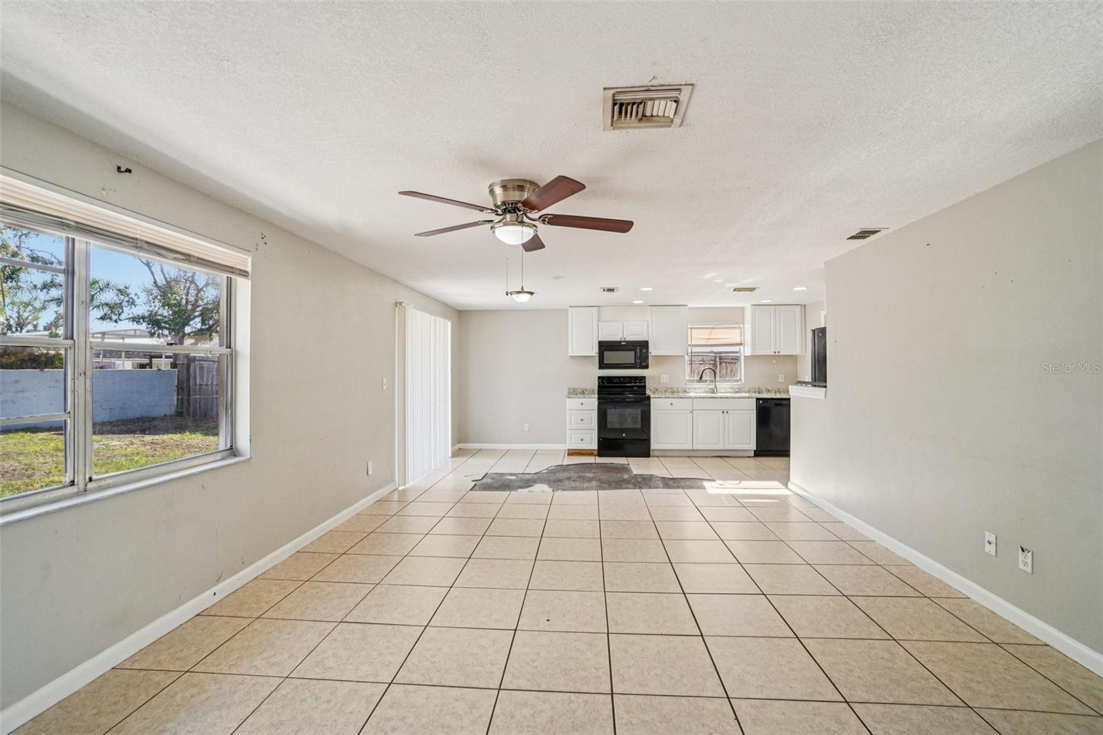 Image 5 of 25 For 6807 White Cliffs Way