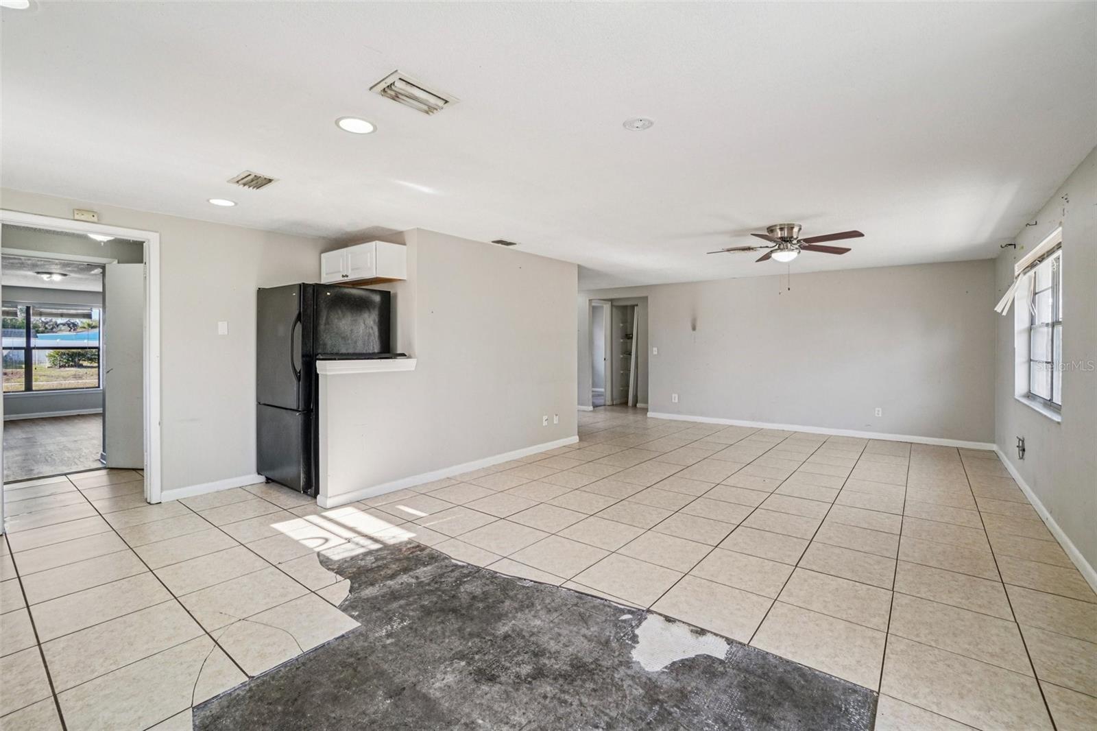 Image 6 of 25 For 6807 White Cliffs Way