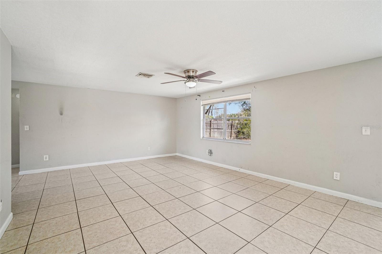 Image 7 of 25 For 6807 White Cliffs Way