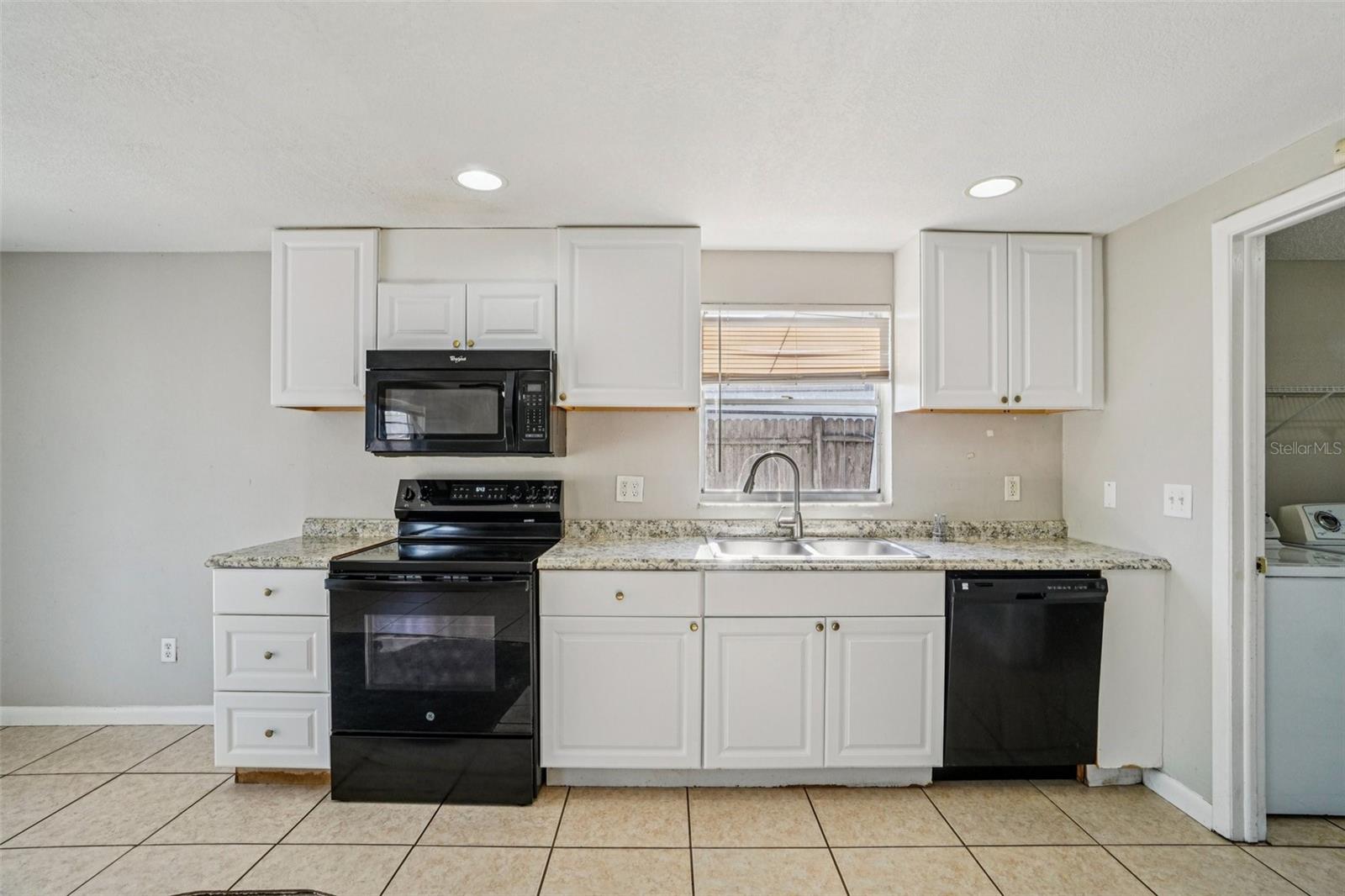 Image 9 of 25 For 6807 White Cliffs Way