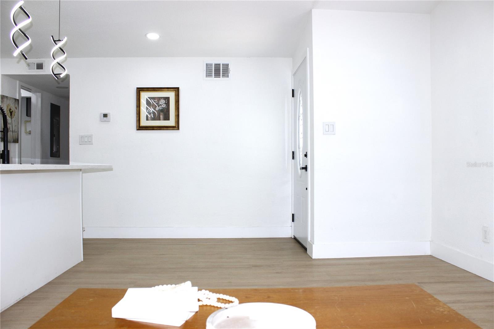 Listing photo id 8 for 8816 Ashman Road