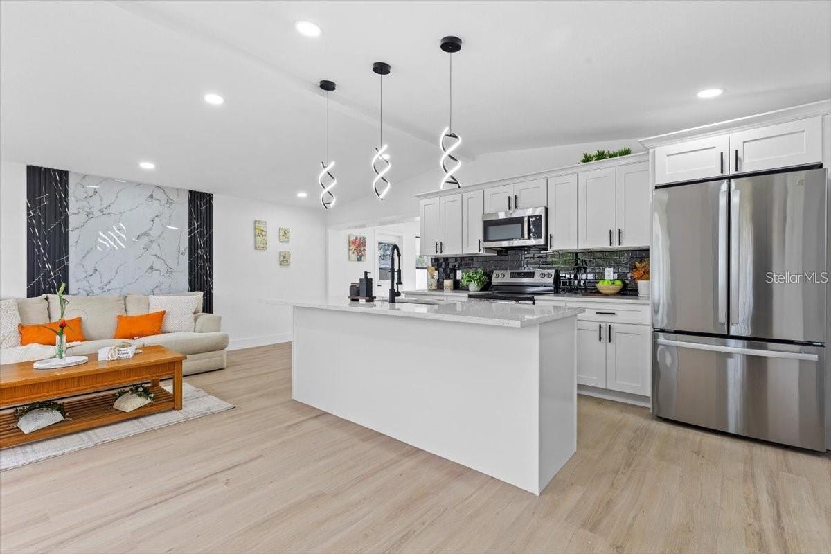 Listing photo id 10 for 8816 Ashman Road