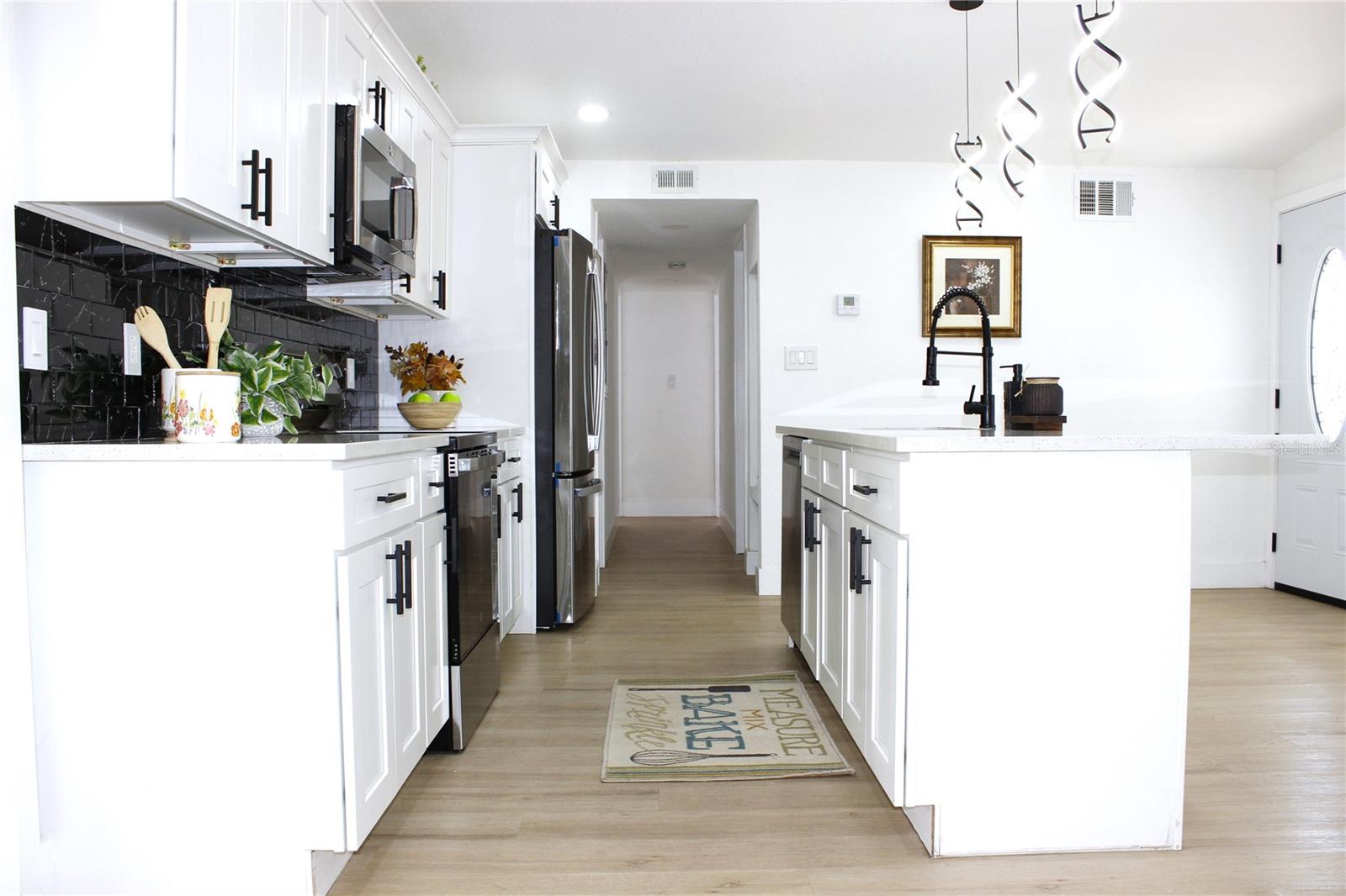 Listing photo id 17 for 8816 Ashman Road