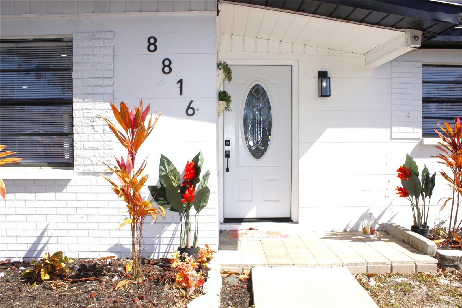 Listing photo id 0 for 8816 Ashman Road