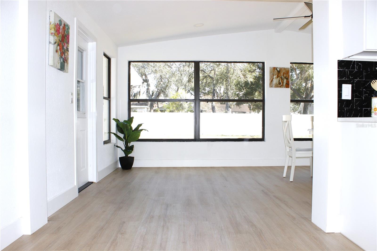 Listing photo id 21 for 8816 Ashman Road