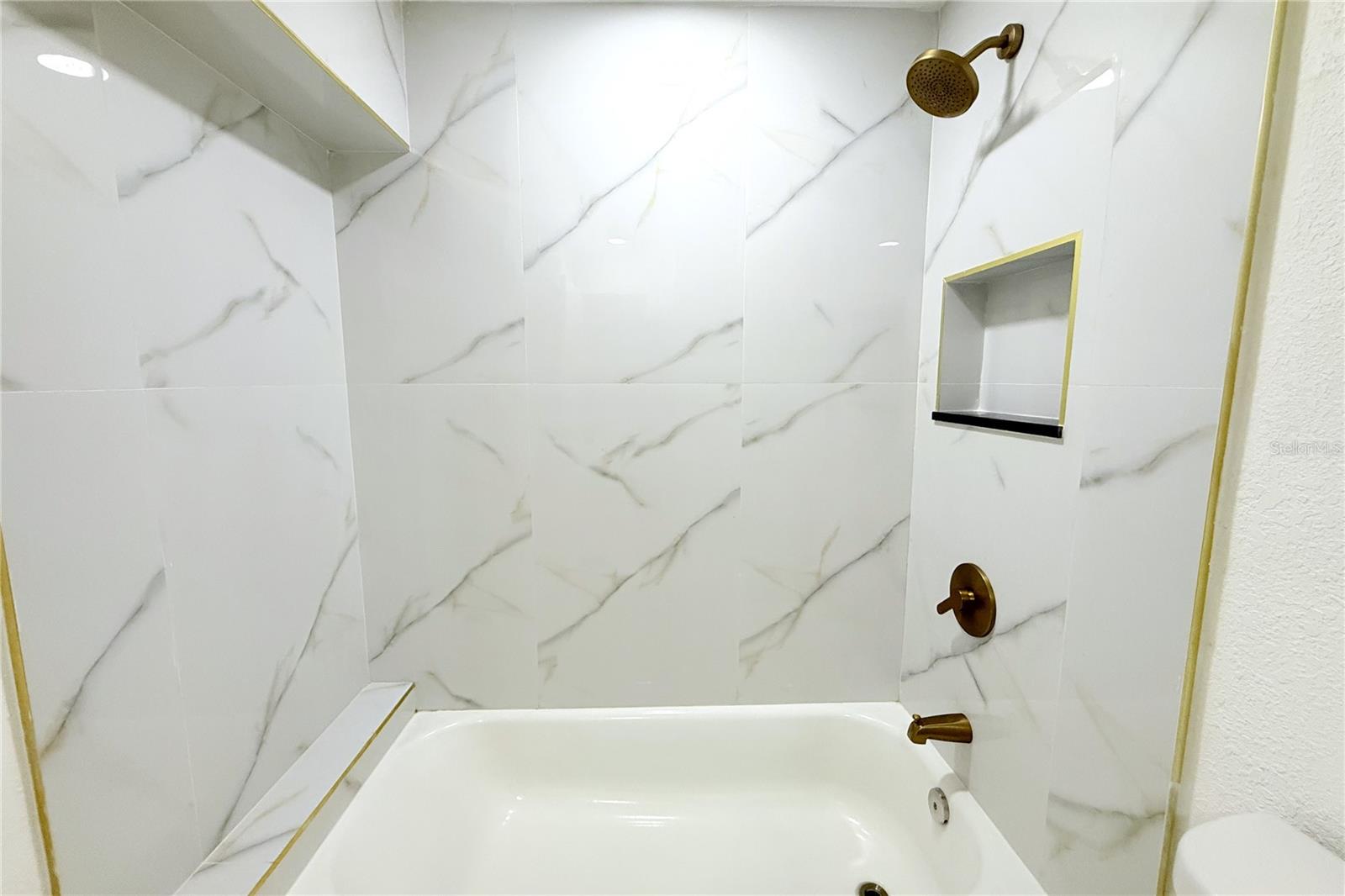 Listing photo id 27 for 8816 Ashman Road