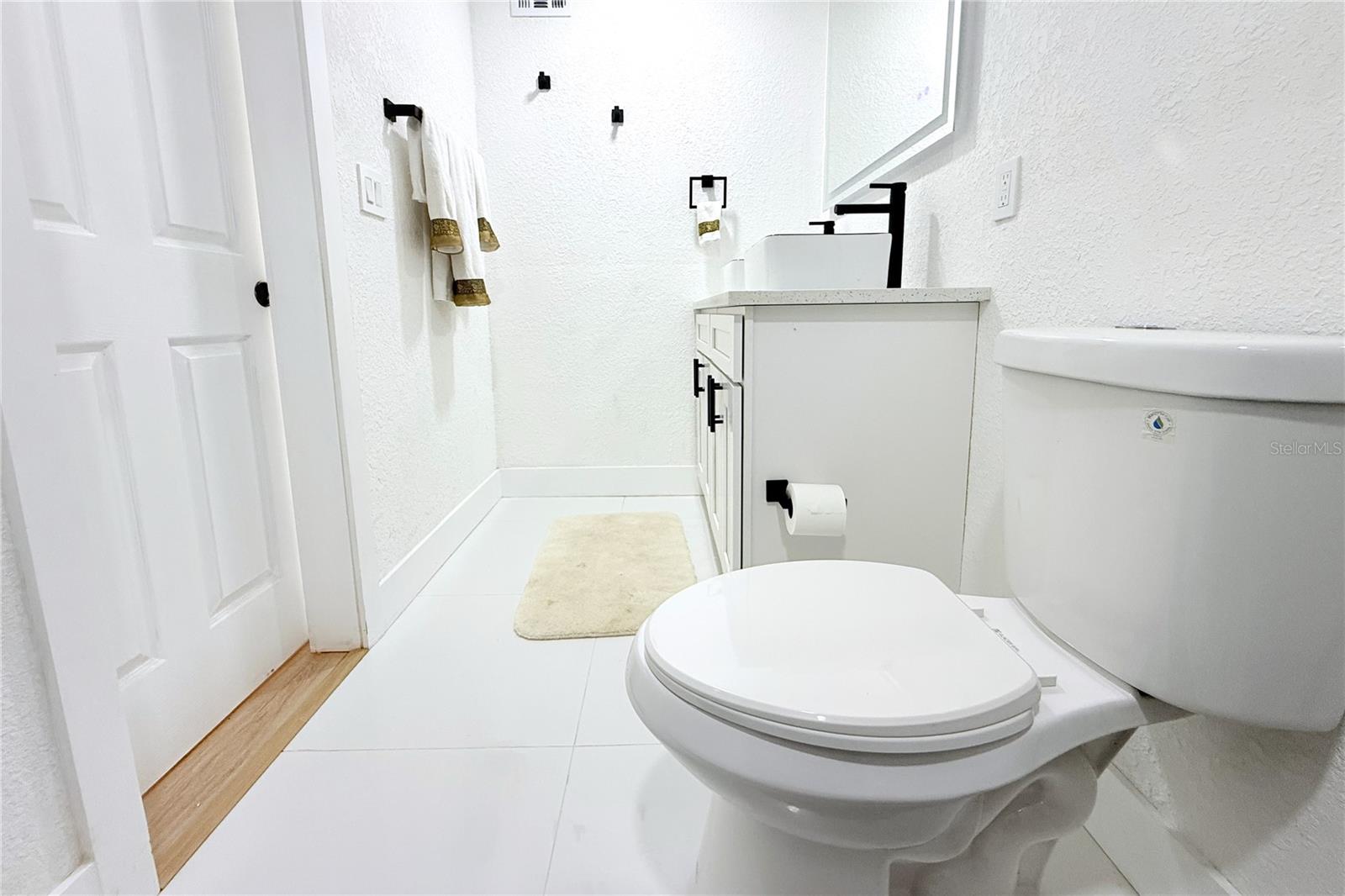 Listing photo id 32 for 8816 Ashman Road