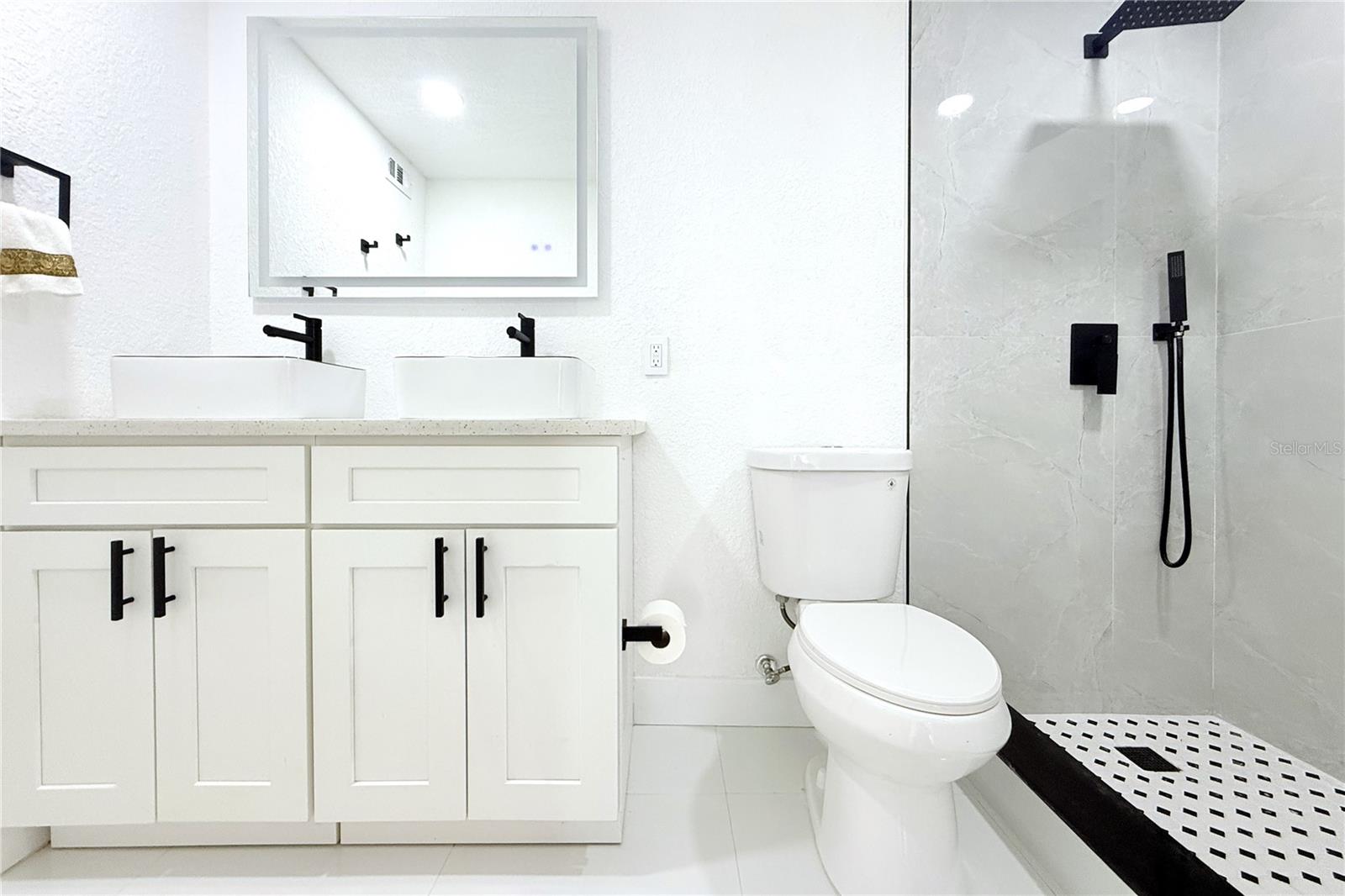 Listing photo id 34 for 8816 Ashman Road