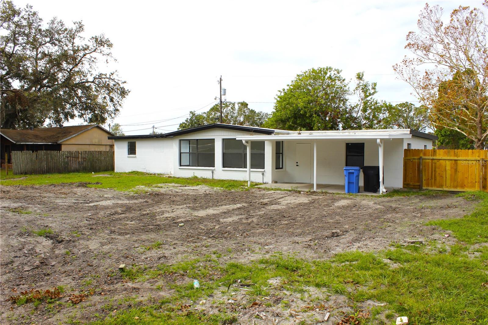 Listing photo id 39 for 8816 Ashman Road