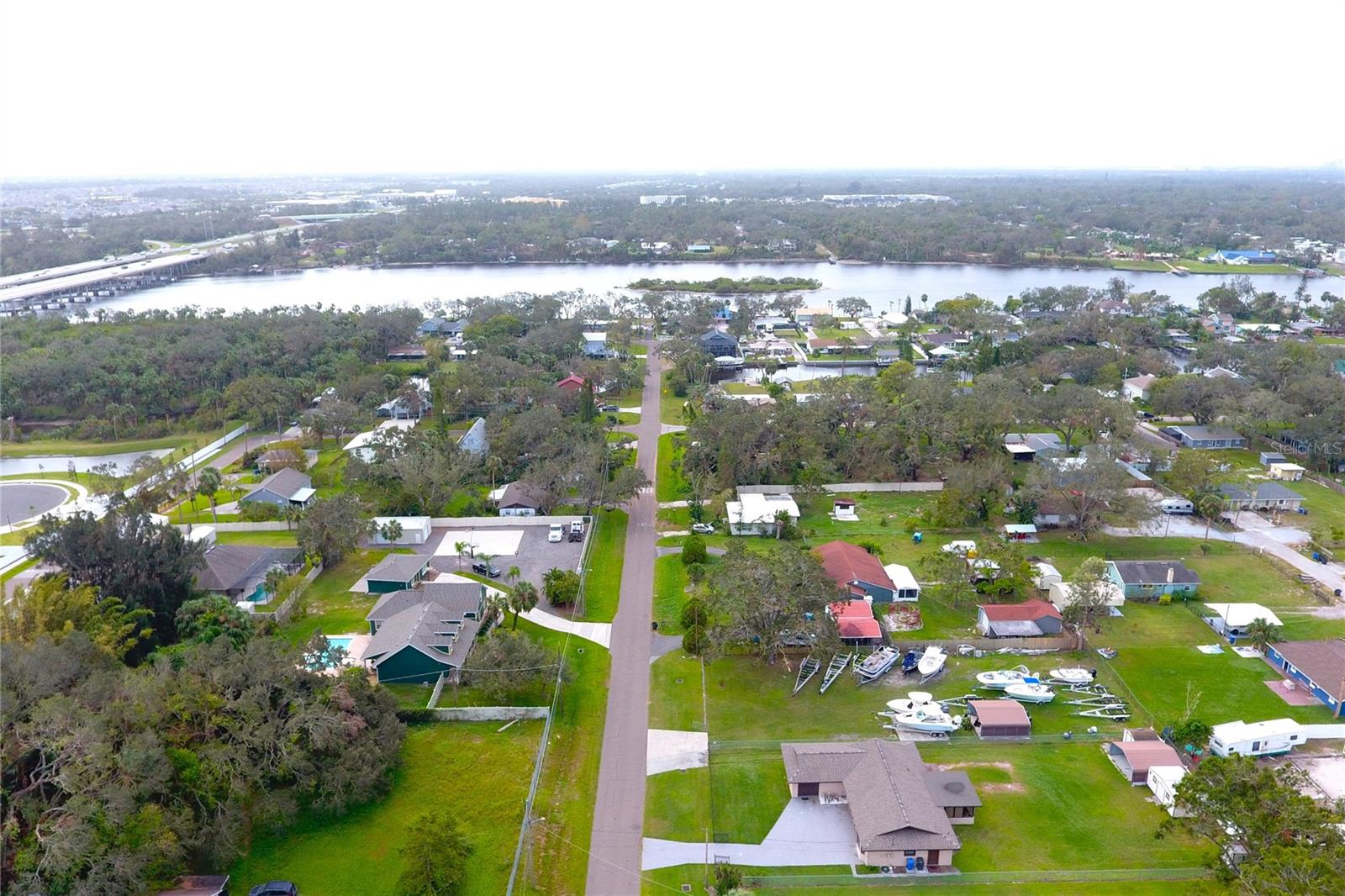 Listing photo id 47 for 8816 Ashman Road