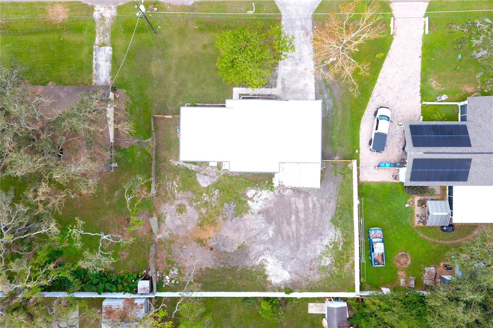 Listing photo id 51 for 8816 Ashman Road