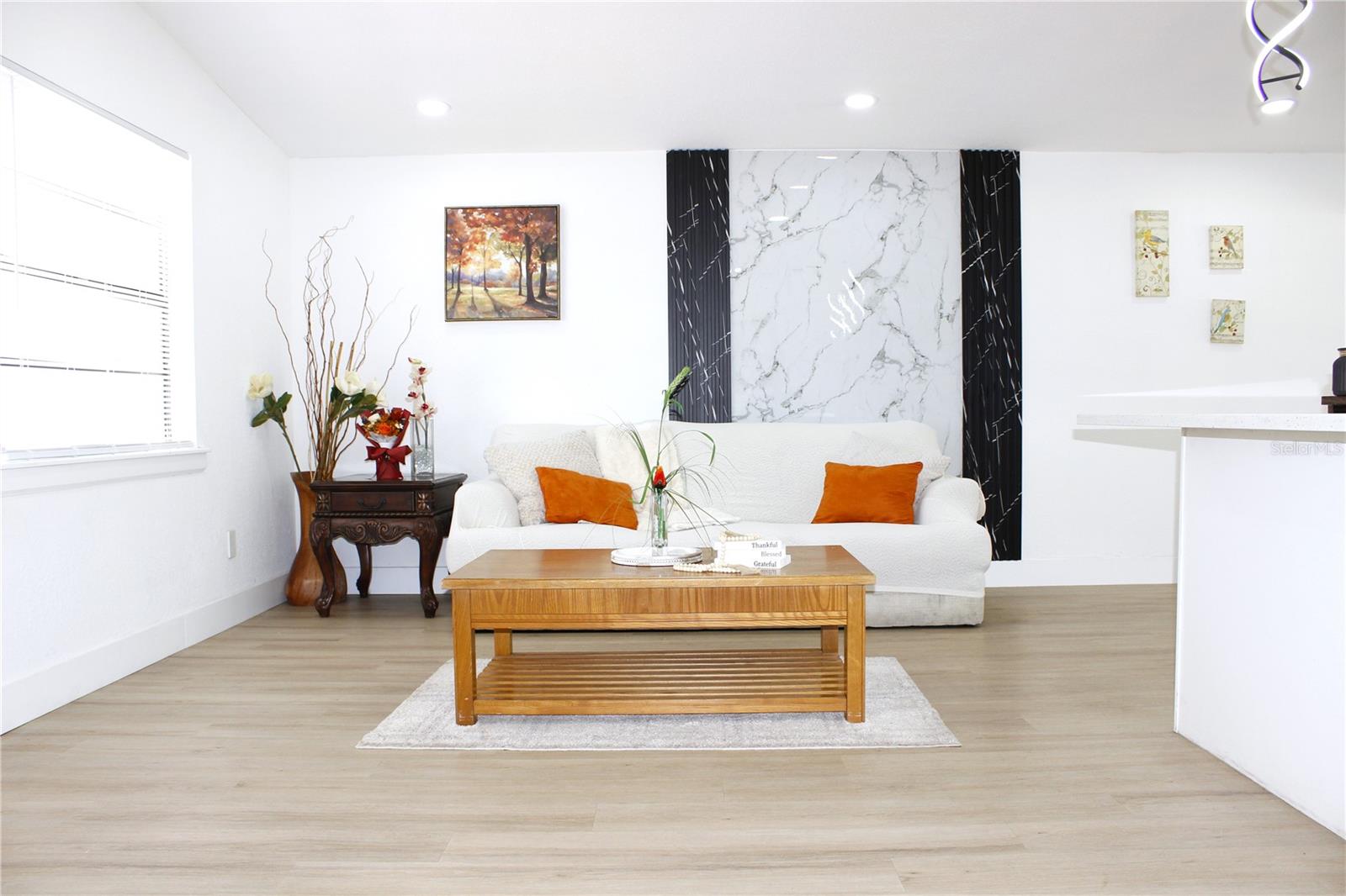 Listing photo id 4 for 8816 Ashman Road