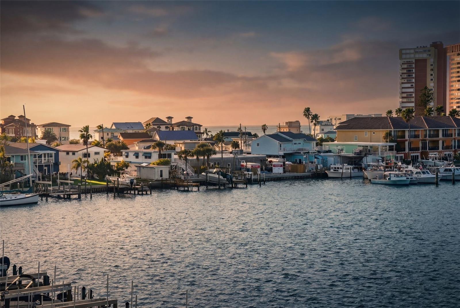 Image 10 of 52 For 17735 Gulf Boulevard 405