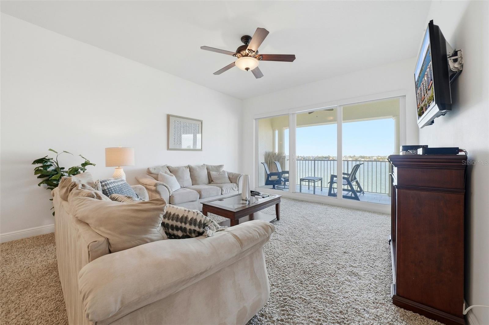 Image 13 of 52 For 17735 Gulf Boulevard 405