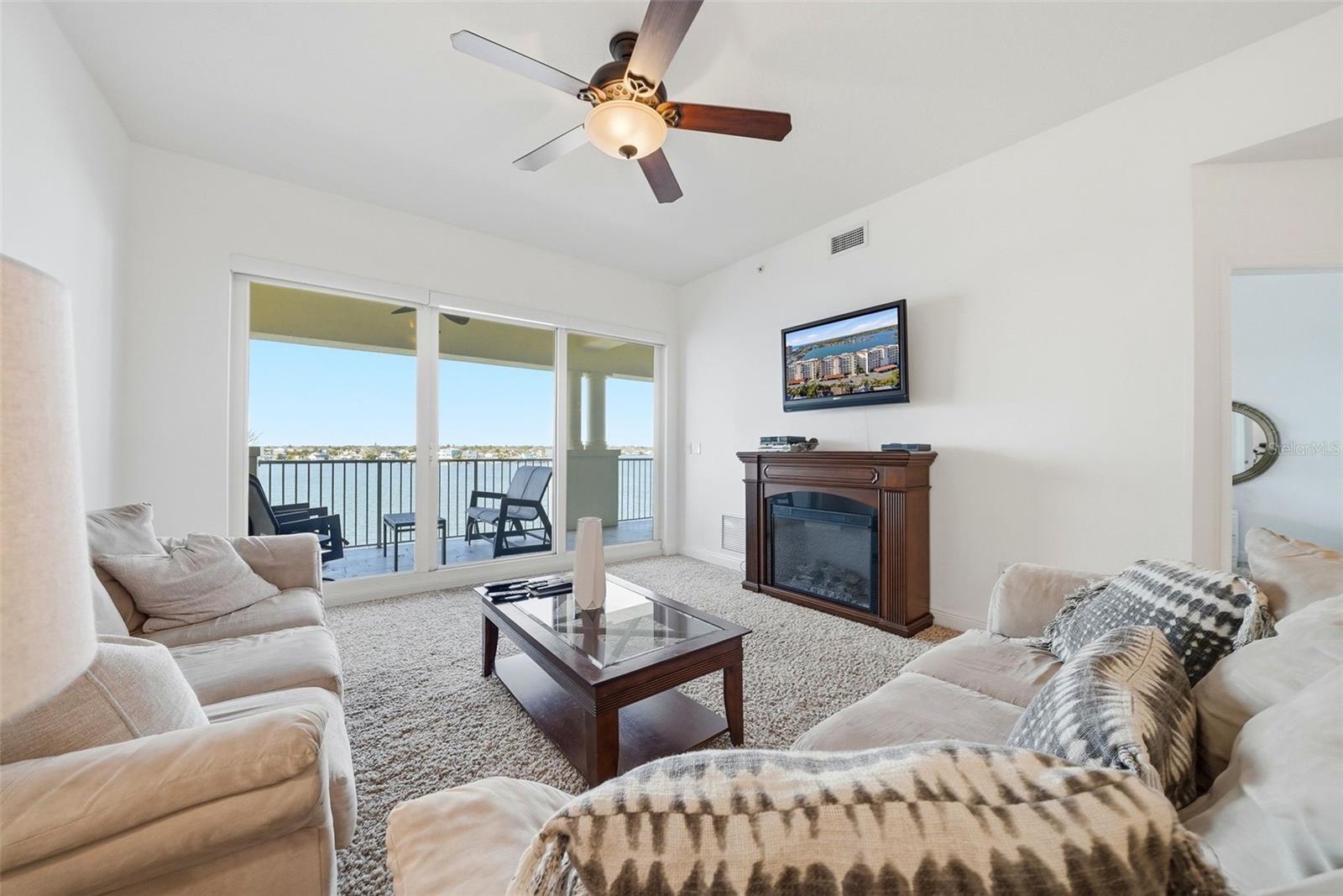 Image 14 of 52 For 17735 Gulf Boulevard 405